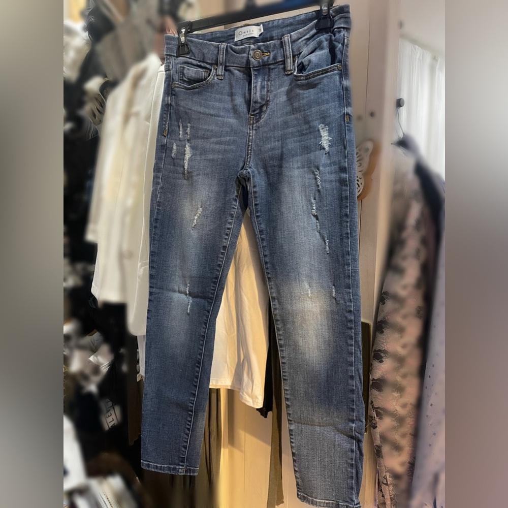 Oasis by eunina Size 5 Distressed Jeans